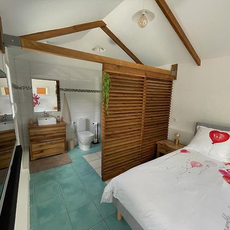 Bungalow "Doussin' Kreyol", Au Calme A 150M De La Plage Grande Anse Экстерьер фото