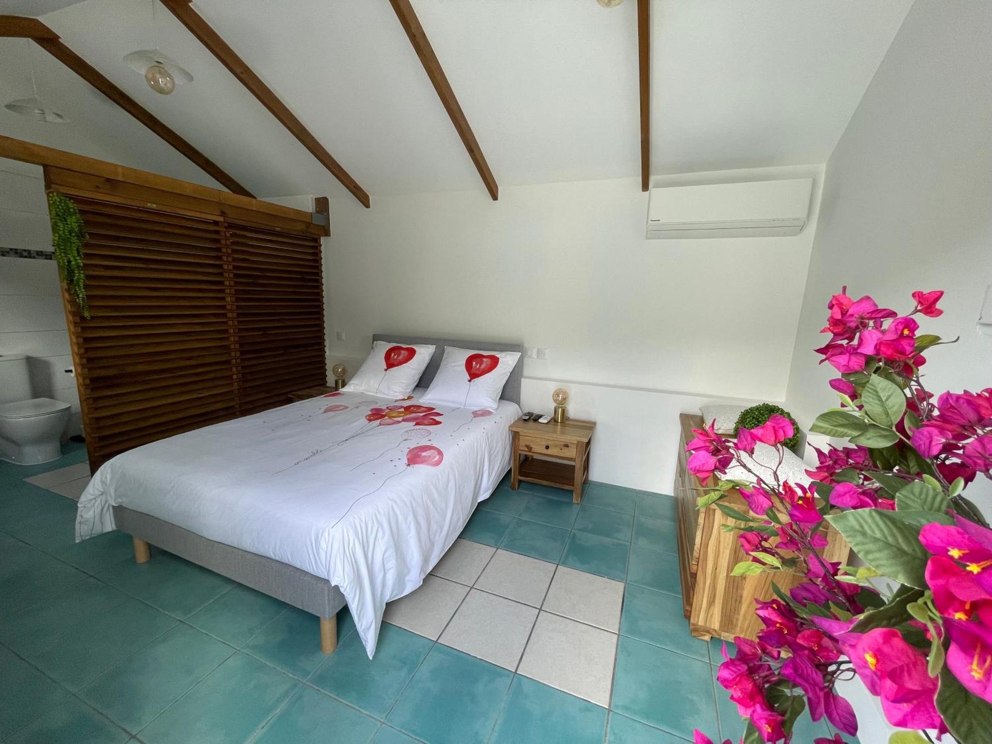 Bungalow "Doussin' Kreyol", Au Calme A 150M De La Plage Grande Anse Экстерьер фото
