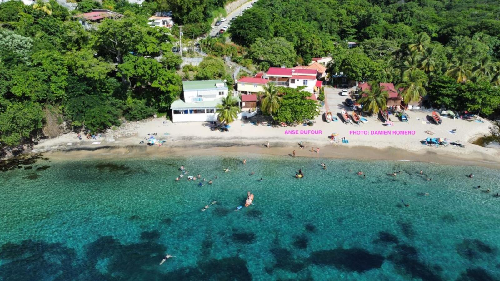 Bungalow "Doussin' Kreyol", Au Calme A 150M De La Plage Grande Anse Экстерьер фото