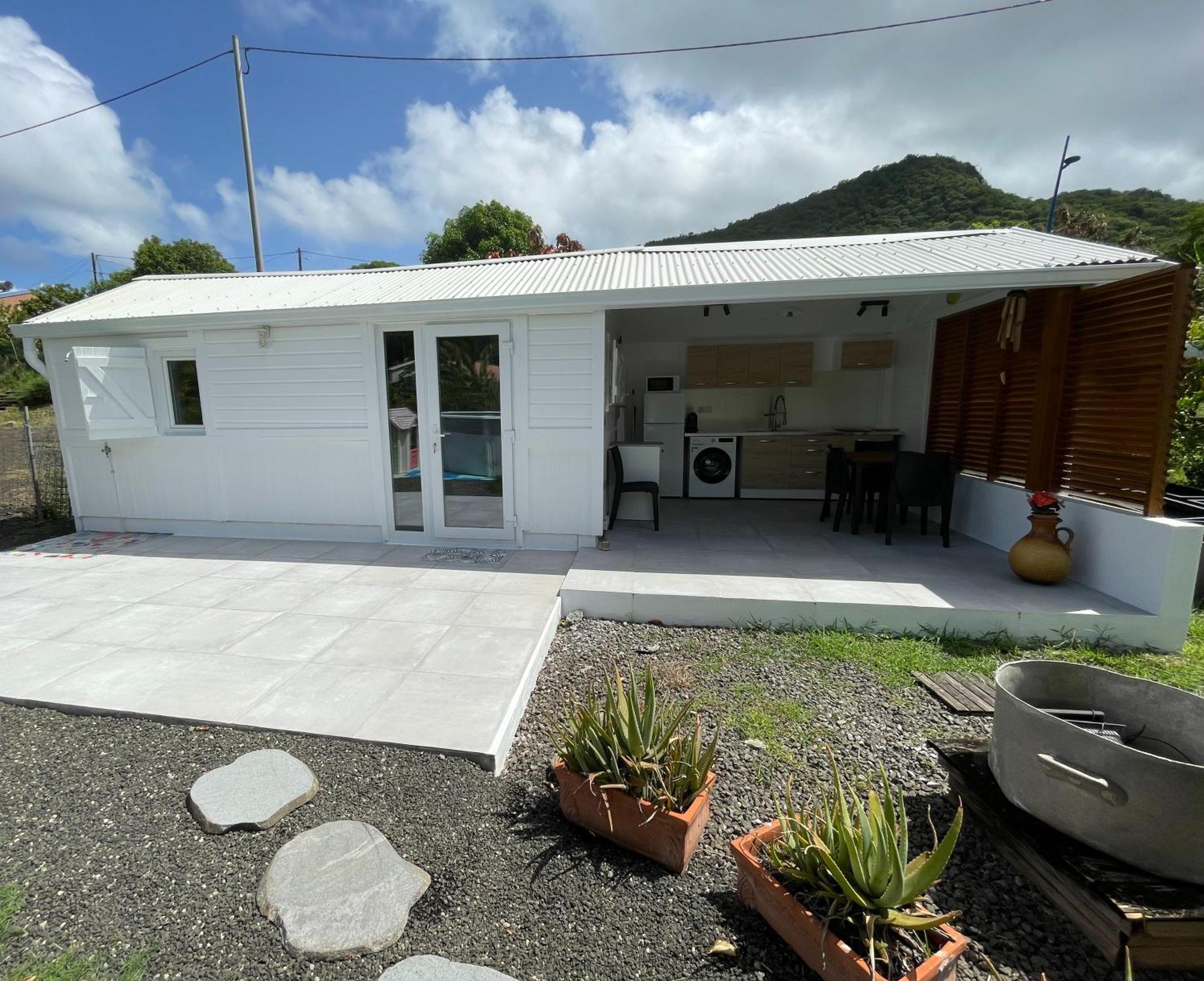 Bungalow "Doussin' Kreyol", Au Calme A 150M De La Plage Grande Anse Экстерьер фото
