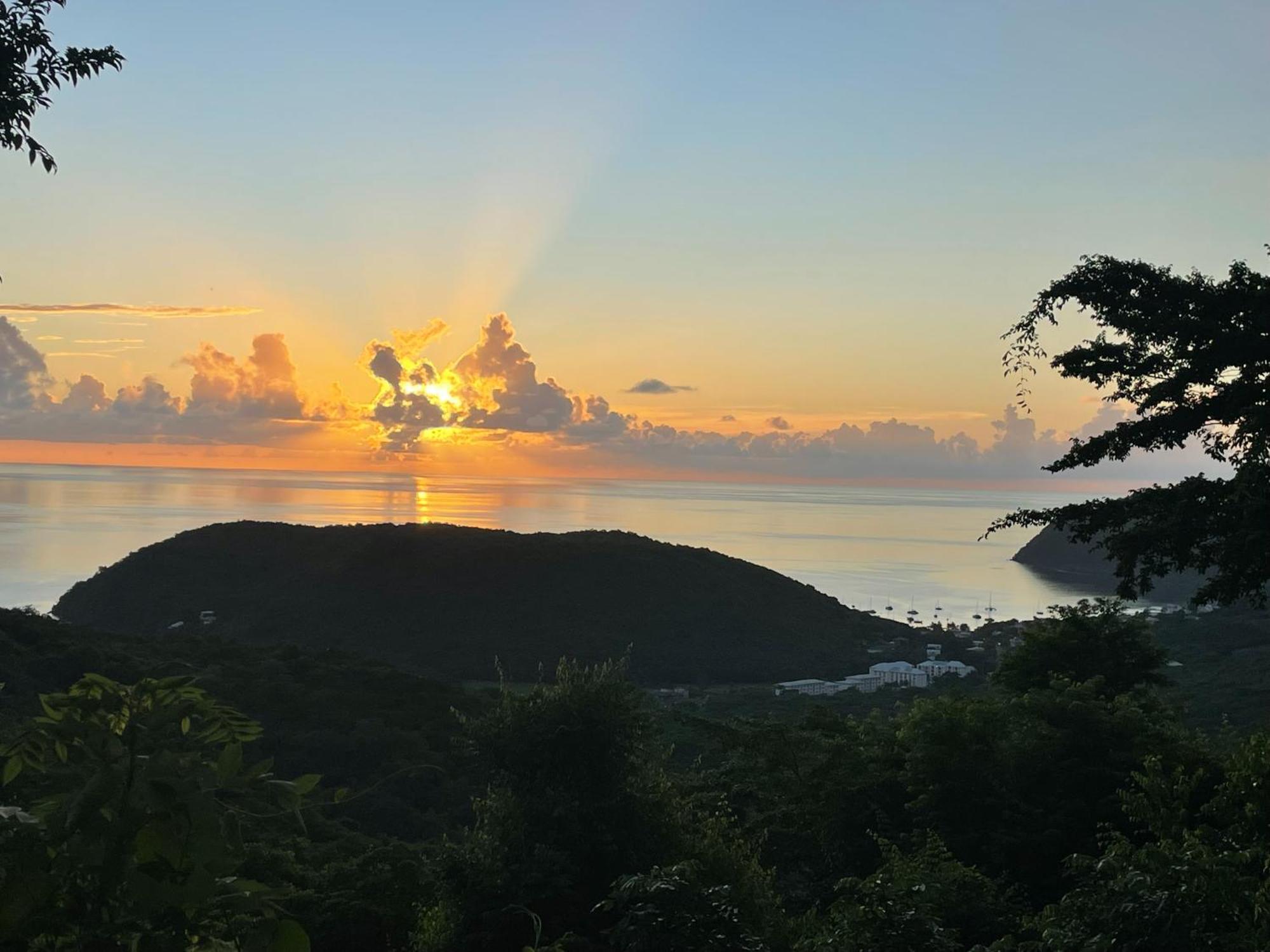 Bungalow "Doussin' Kreyol", Au Calme A 150M De La Plage Grande Anse Экстерьер фото