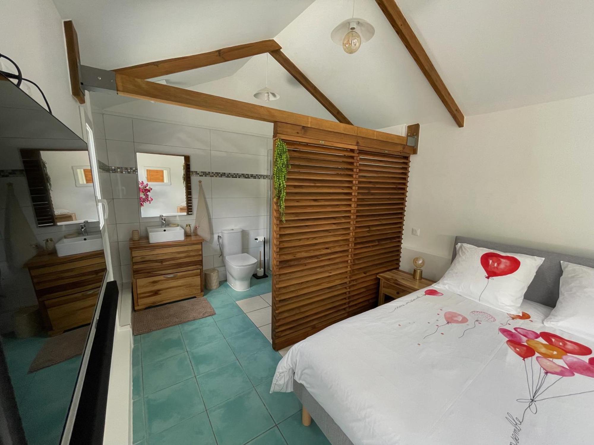 Bungalow "Doussin' Kreyol", Au Calme A 150M De La Plage Grande Anse Экстерьер фото